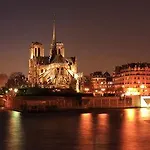 Hotel Ducs De Bourgogne 4*