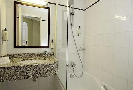 Ducs De Bourgogne 4* Paris