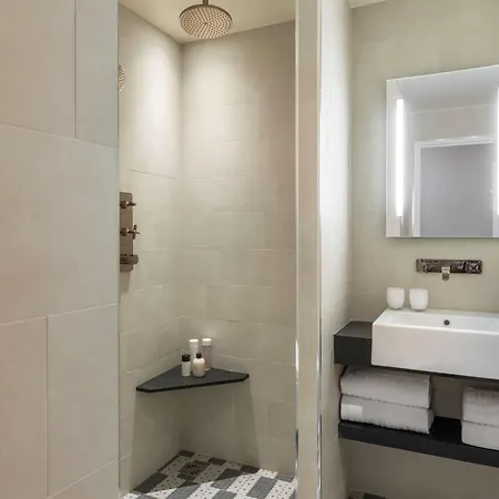 Hotel Ducs De Bourgogne 4*