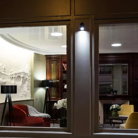 فندق Ducs De Bourgogne باريس