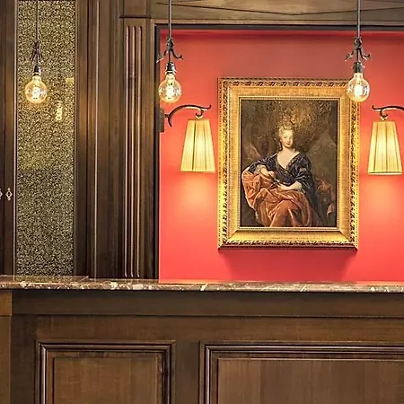 Hotel Ducs De Bourgogne 4*