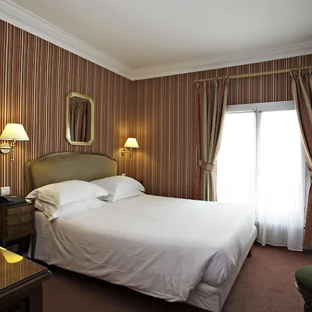 فندق Ducs De Bourgogne باريس
