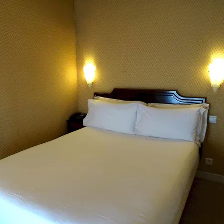 Ducs De Bourgogne 4* باريس