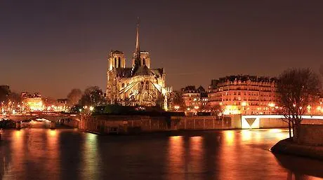 Hotel Ducs De Bourgogne 4*