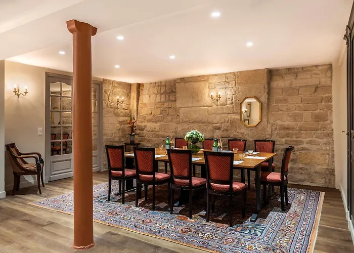 Ducs De Bourgogne Otel Paris