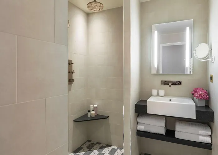 Otel Ducs De Bourgogne 4*