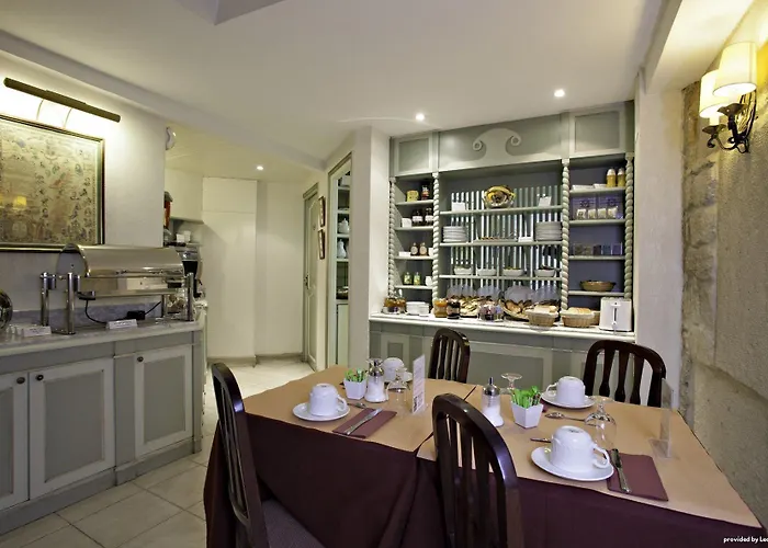 Hotel Ducs De Bourgogne 4*