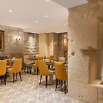 Ducs De Bourgogne ホテル